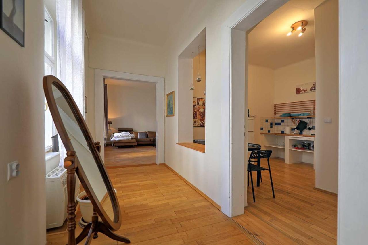 Peter'S Tower Apartments Praga Exterior foto