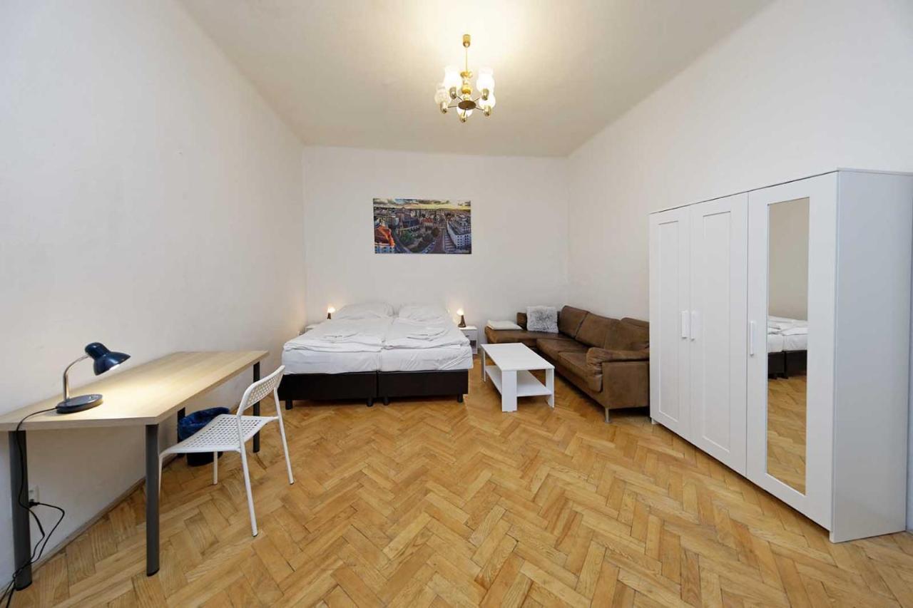 Peter'S Tower Apartments Praga Exterior foto