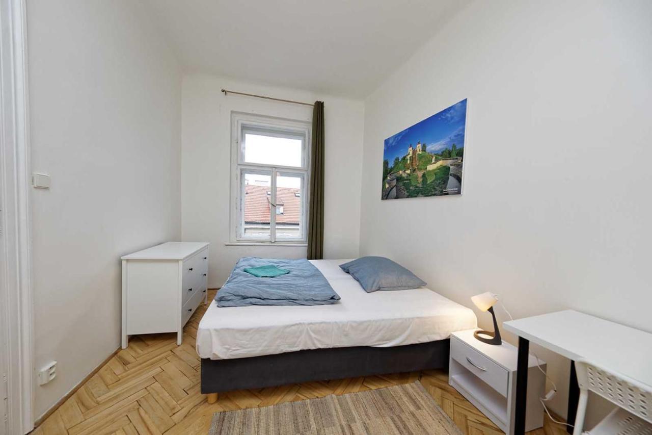 Peter'S Tower Apartments Praga Exterior foto