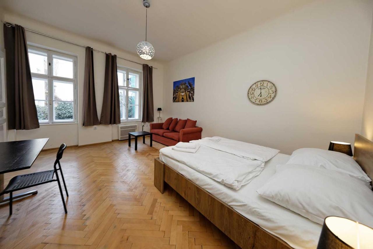 Peter'S Tower Apartments Praga Exterior foto