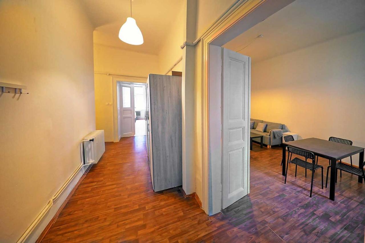 Peter'S Tower Apartments Praga Exterior foto