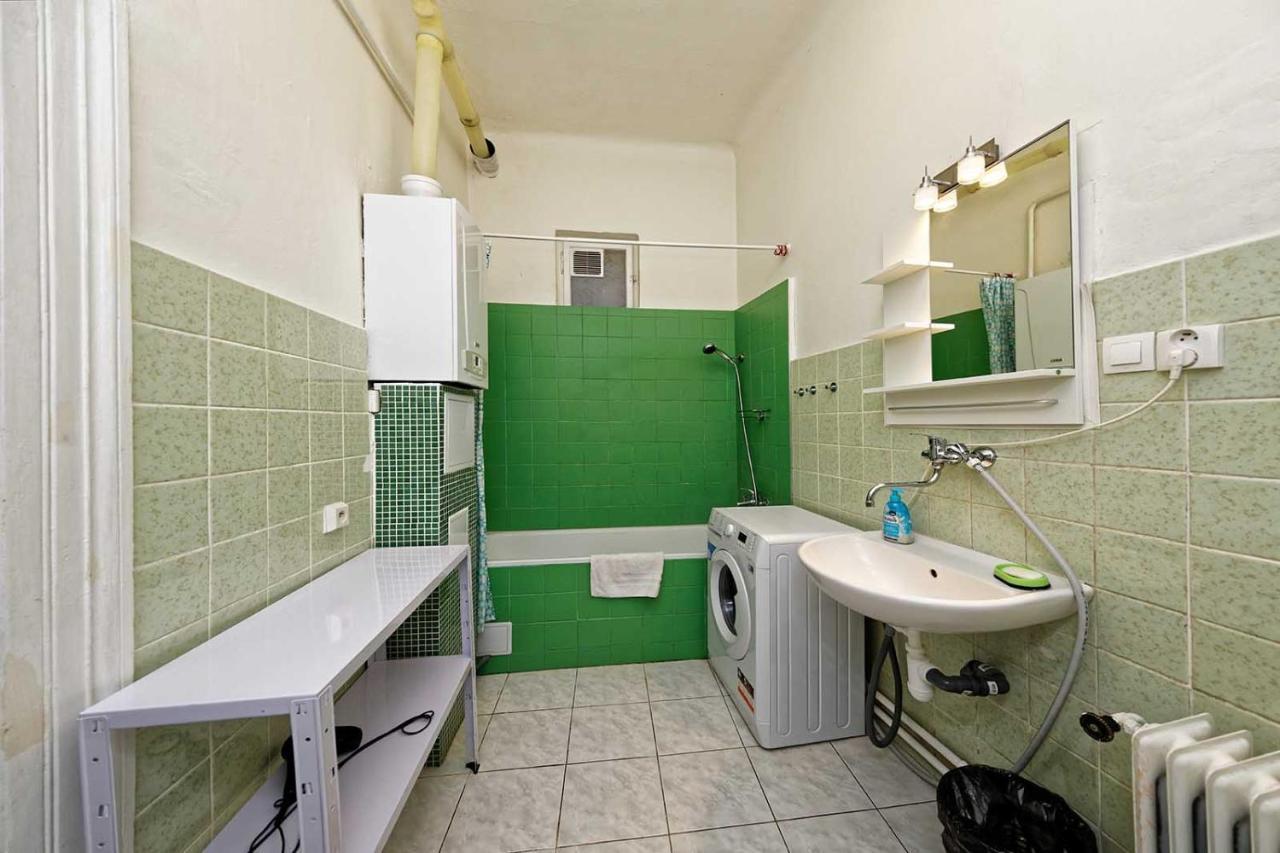 Peter'S Tower Apartments Praga Exterior foto