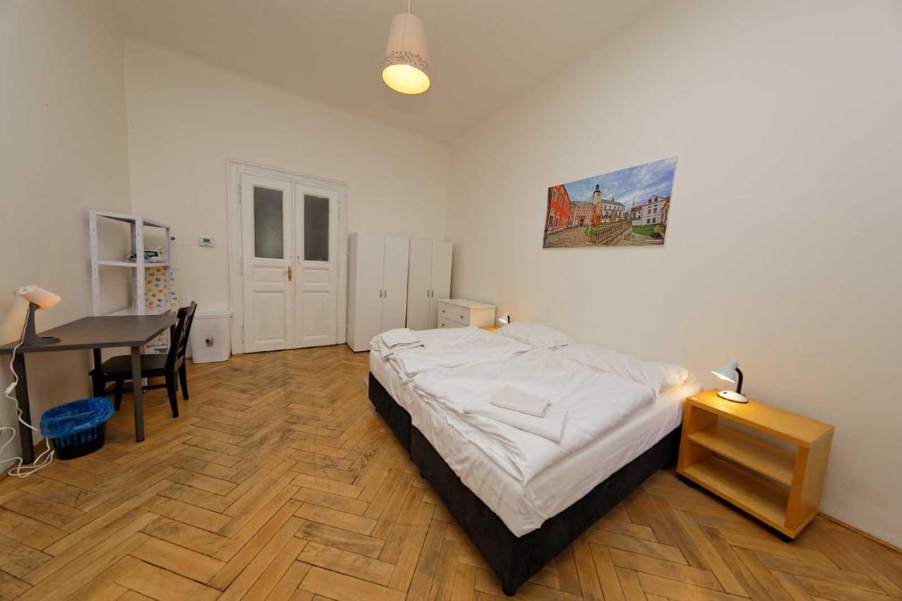 Peter'S Tower Apartments Praga Exterior foto