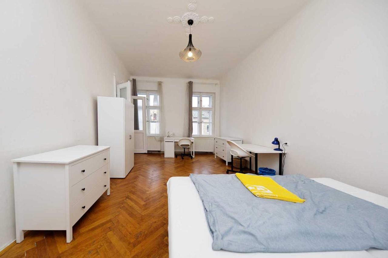 Peter'S Tower Apartments Praga Exterior foto