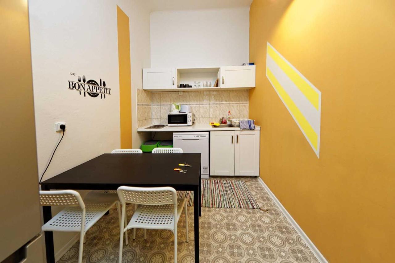 Peter'S Tower Apartments Praga Exterior foto