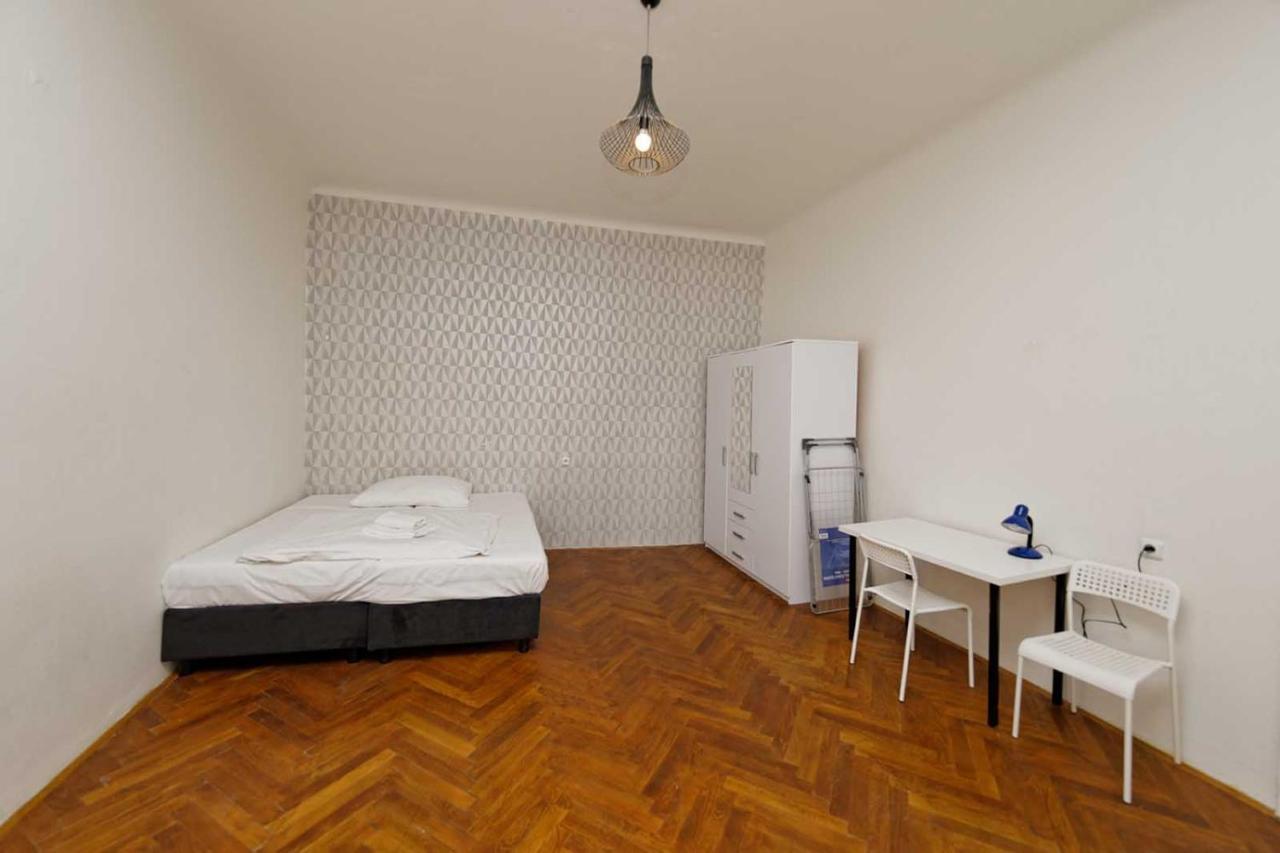 Peter'S Tower Apartments Praga Exterior foto